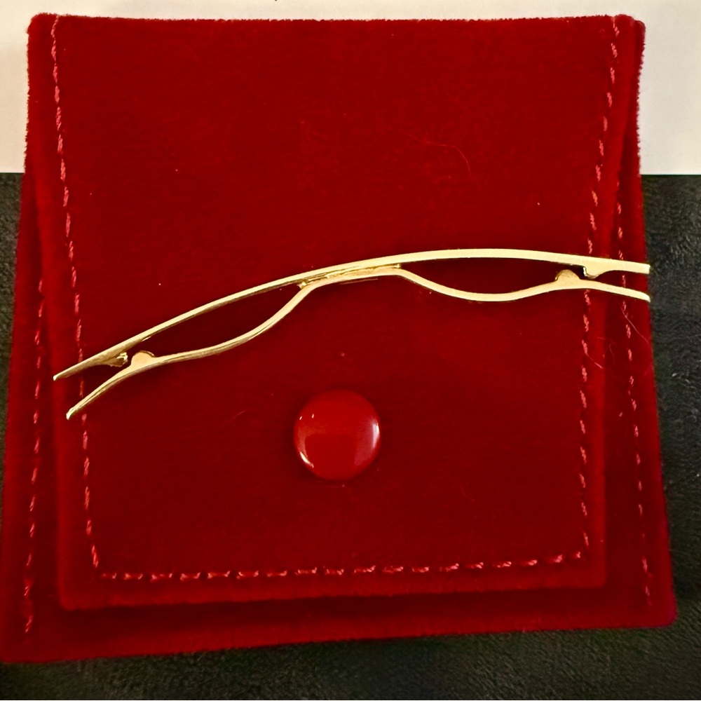 Vintage Cartier Collar Bar/Scarf Clip 18Kt Yellow Gold with pouch & COA